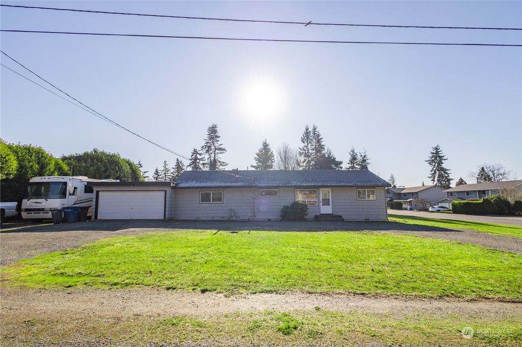 Photo of 1205 S 240th Street, Des Moines, WA 98198 (MLS # 2322788)