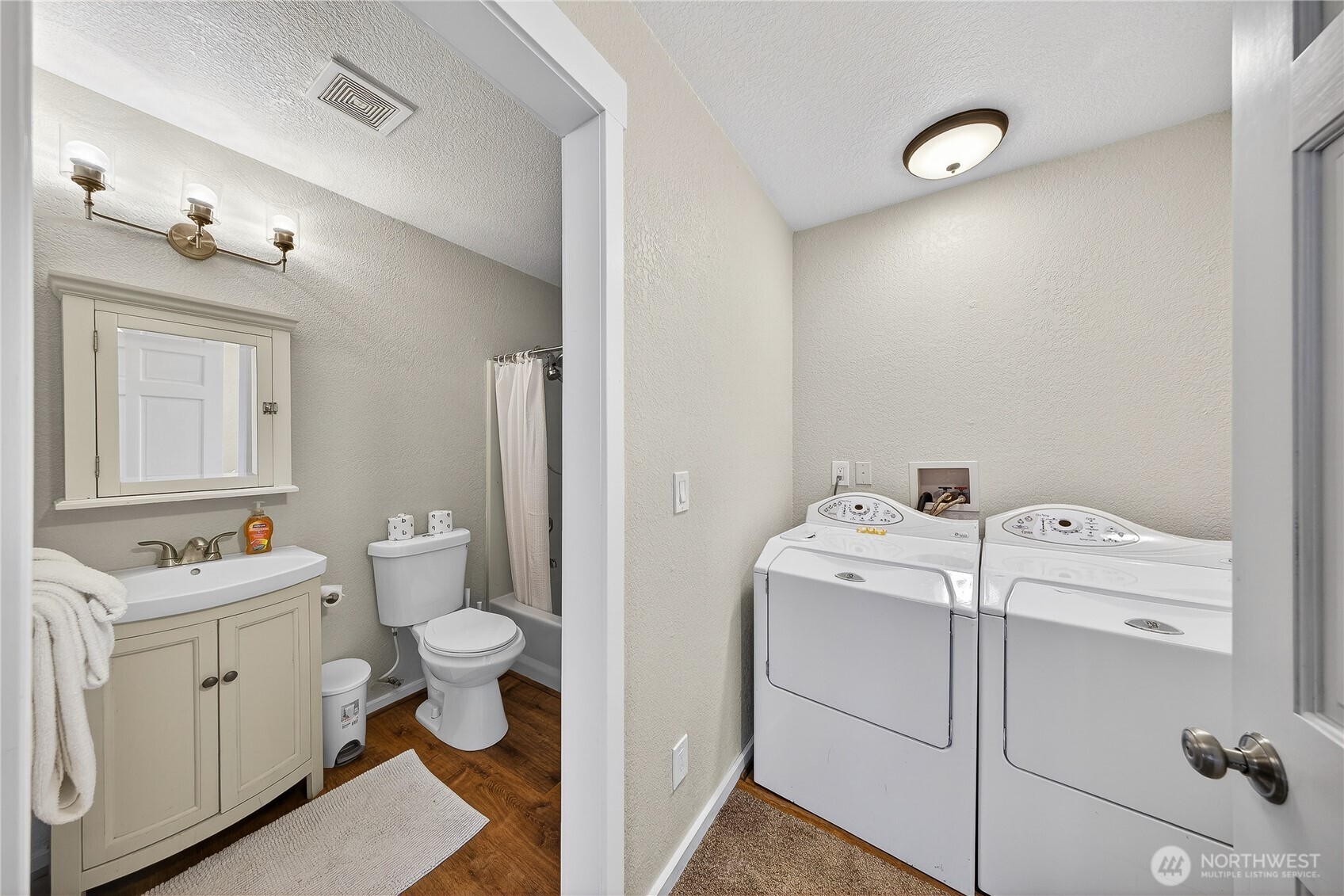 Clinton, Washington, 98236, United States, 2 Bedrooms Bedrooms, ,3 BathroomsBathrooms,Residential,Active,2026758
