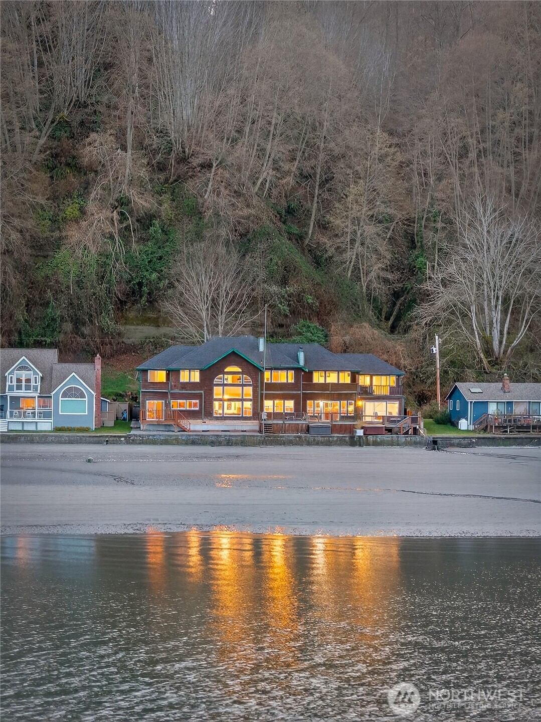 Clinton, Washington, 98236, United States, 2 Bedrooms Bedrooms, ,3 BathroomsBathrooms,Residential,Active,2026758