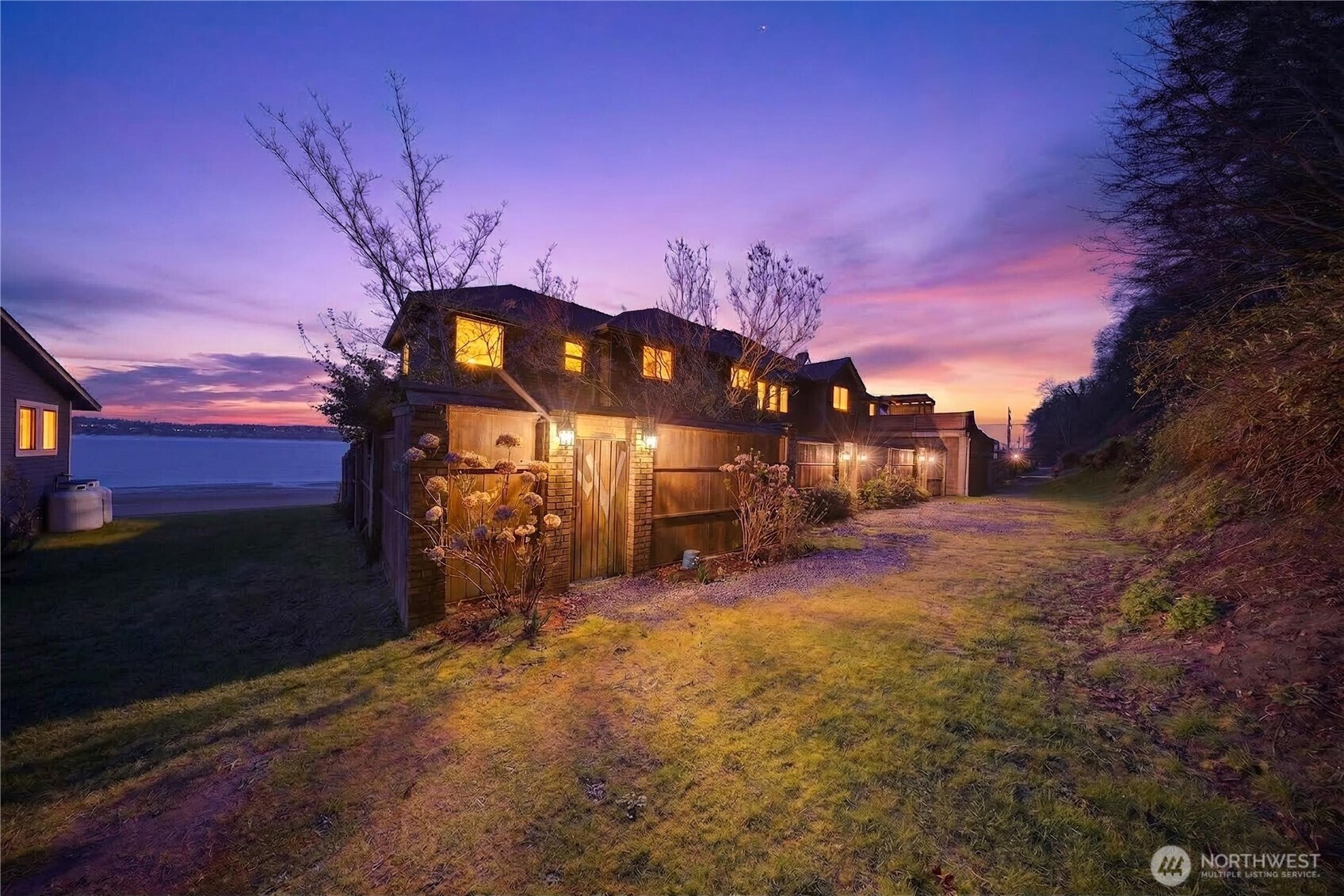Clinton, Washington, 98236, United States, 2 Bedrooms Bedrooms, ,3 BathroomsBathrooms,Residential,Active,2026758