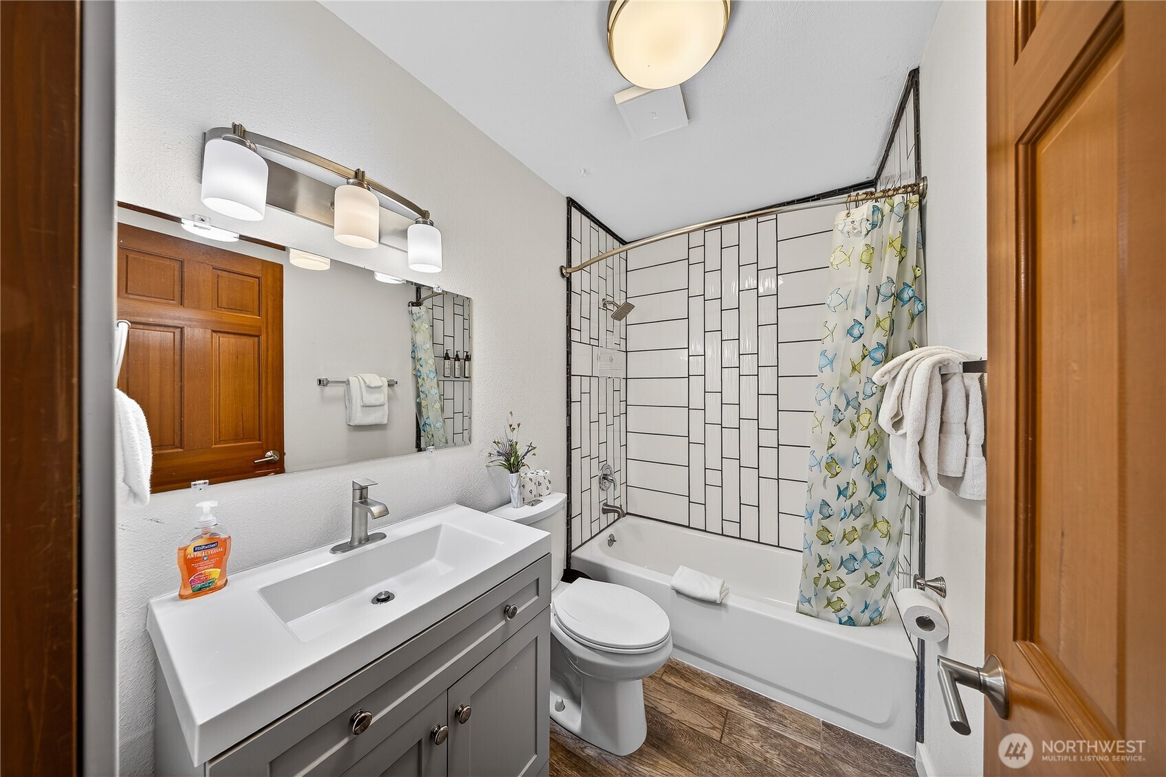 Clinton, Washington, 98236, United States, 2 Bedrooms Bedrooms, ,3 BathroomsBathrooms,Residential,Active,2026758