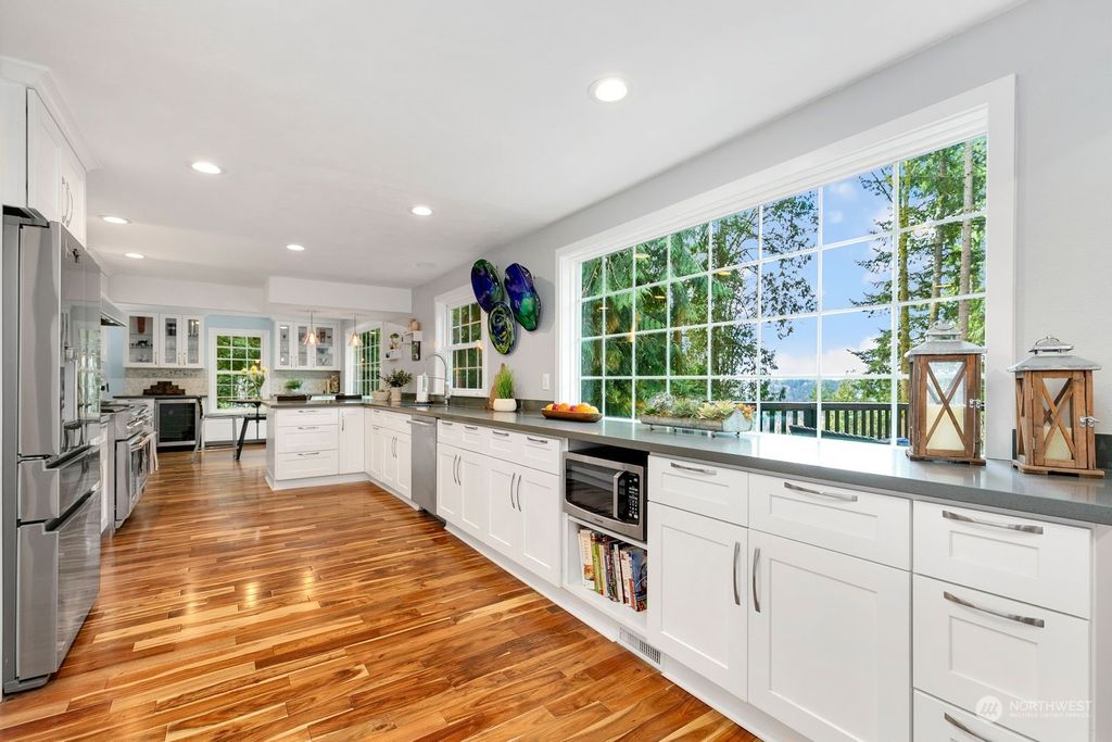 Photo of 14717 245th Avenue SE, Issaquah, WA 98027 (MLS # 2210620)