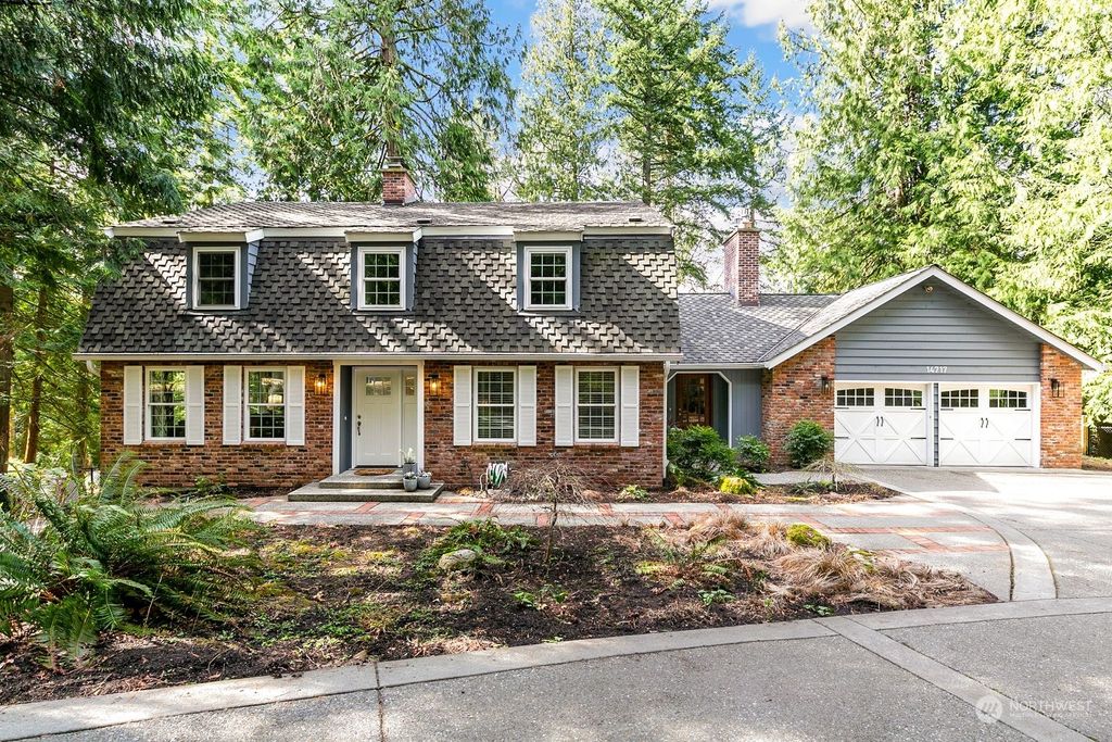 Photo of 14717 245th Avenue SE, Issaquah, WA 98027 (MLS # 2210620)