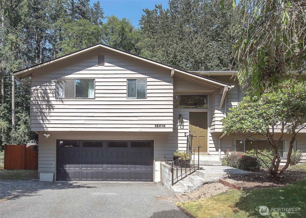 Photo of 16510 60th Avenue W, Lynnwood, WA 98037 (MLS # 2412720)