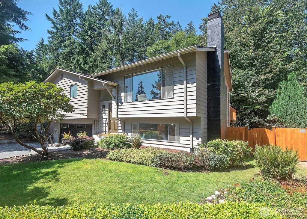 Photo of 16510 60th Avenue W, Lynnwood, WA 98037 (MLS # 2412720)