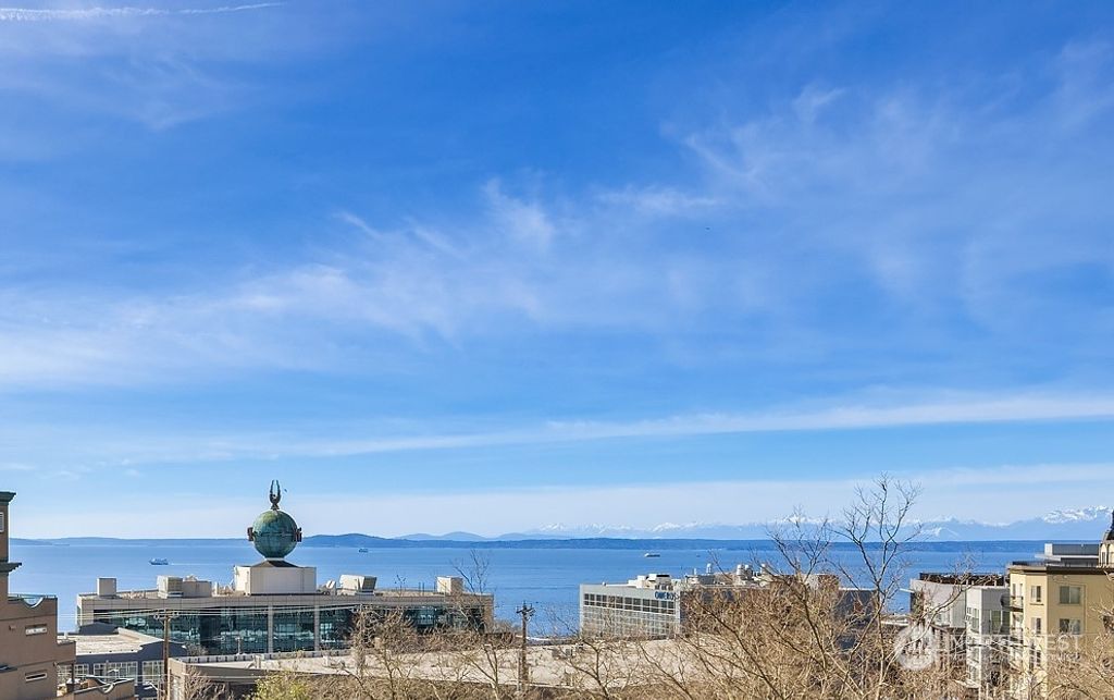 Photo of 133 Queen Anne Avenue N #406, Seattle, WA 98109 (MLS # 2211108)