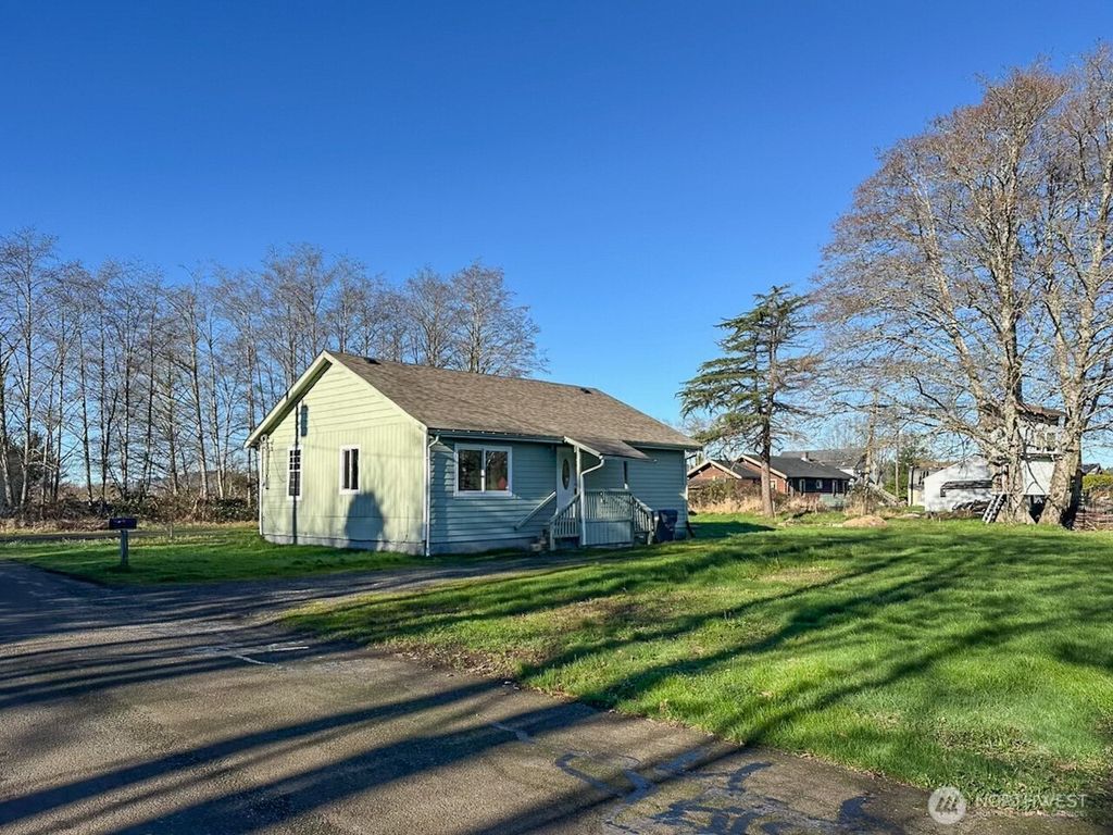 Photo of 1222 Schley Street, Aberdeen, WA 98520 (MLS # 2469009)