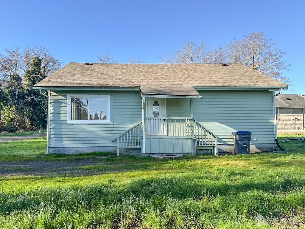Photo of 1222 Schley Street, Aberdeen, WA 98520 (MLS # 2469009)