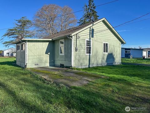 Photo of 1222 Schley Street, Aberdeen, WA 98520 (MLS # 2469009)