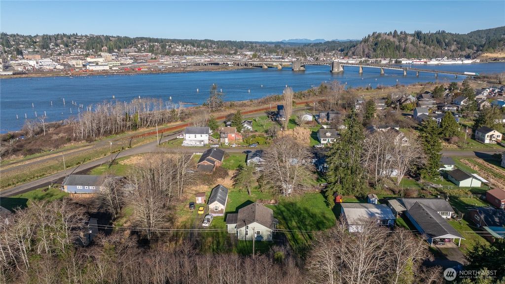 Photo of 1222 Schley Street, Aberdeen, WA 98520 (MLS # 2469009)