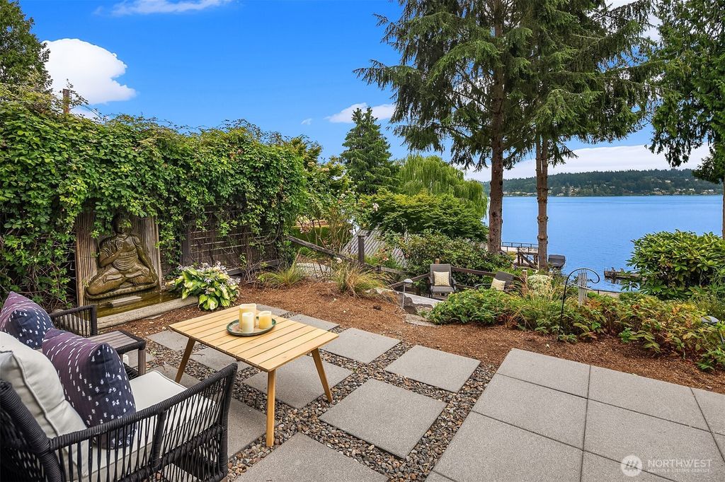 Photo of 2228 W Lake Sammamish Parkway SE, Bellevue, WA 98008 (MLS # 2361793)