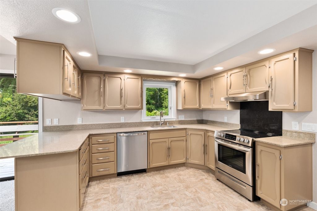Photo of 19027 18th Avenue NE, Shoreline, WA 98155 (MLS # 2071016)