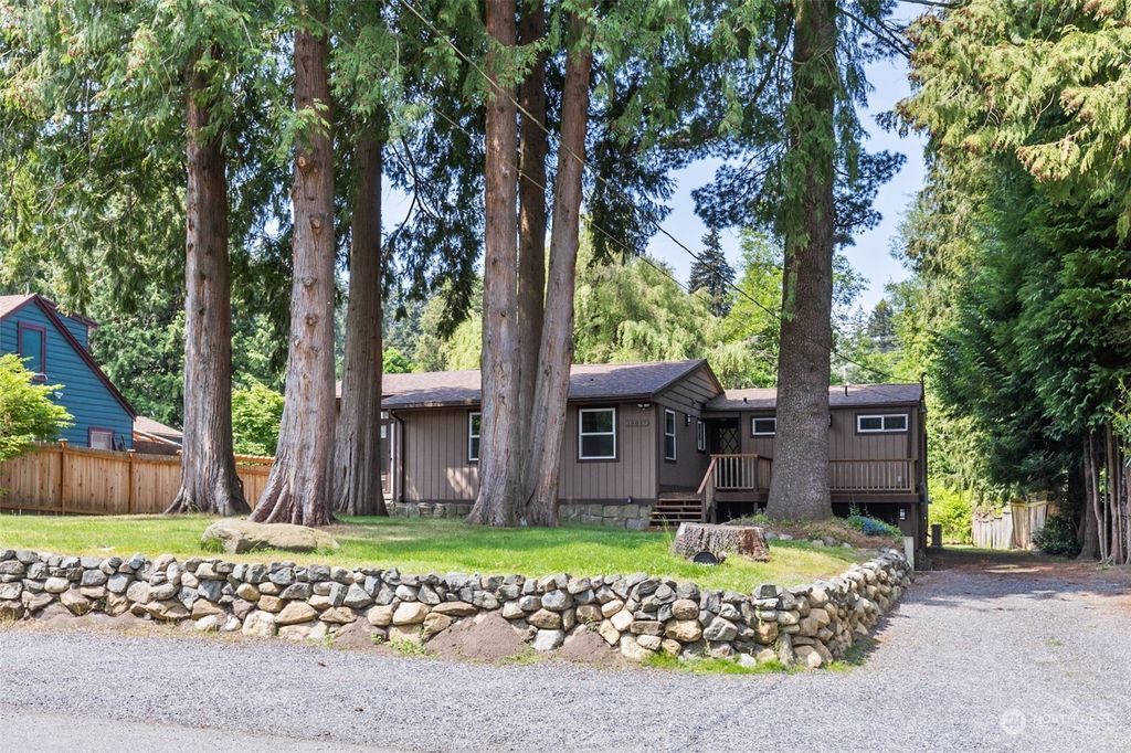 Photo of 19027 18th Avenue NE, Shoreline, WA 98155 (MLS # 2071016)