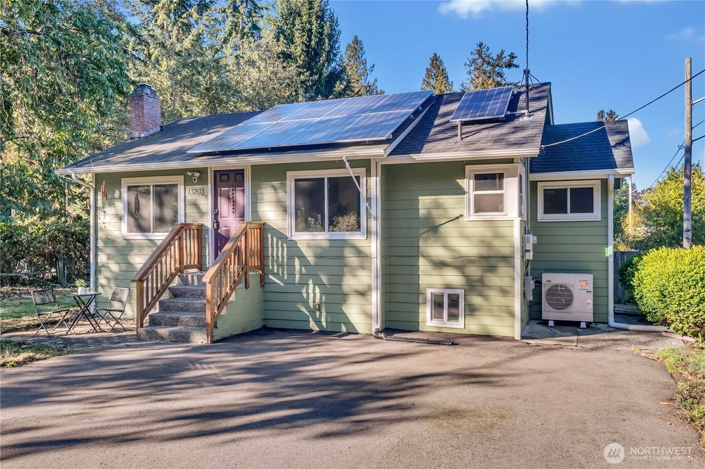 Photo of 13203 10th Avenue S, Burien, WA 98168 (MLS # 2445434)