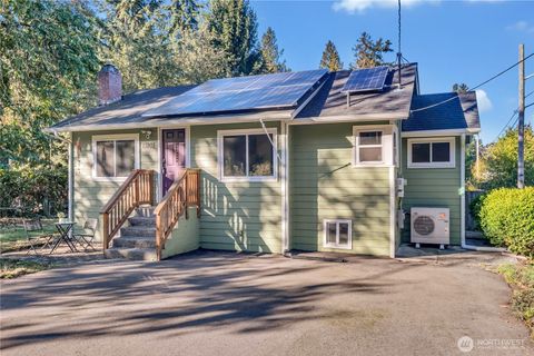 Photo of 13203 10th Avenue S, Burien, WA 98168 (MLS # 2445434)