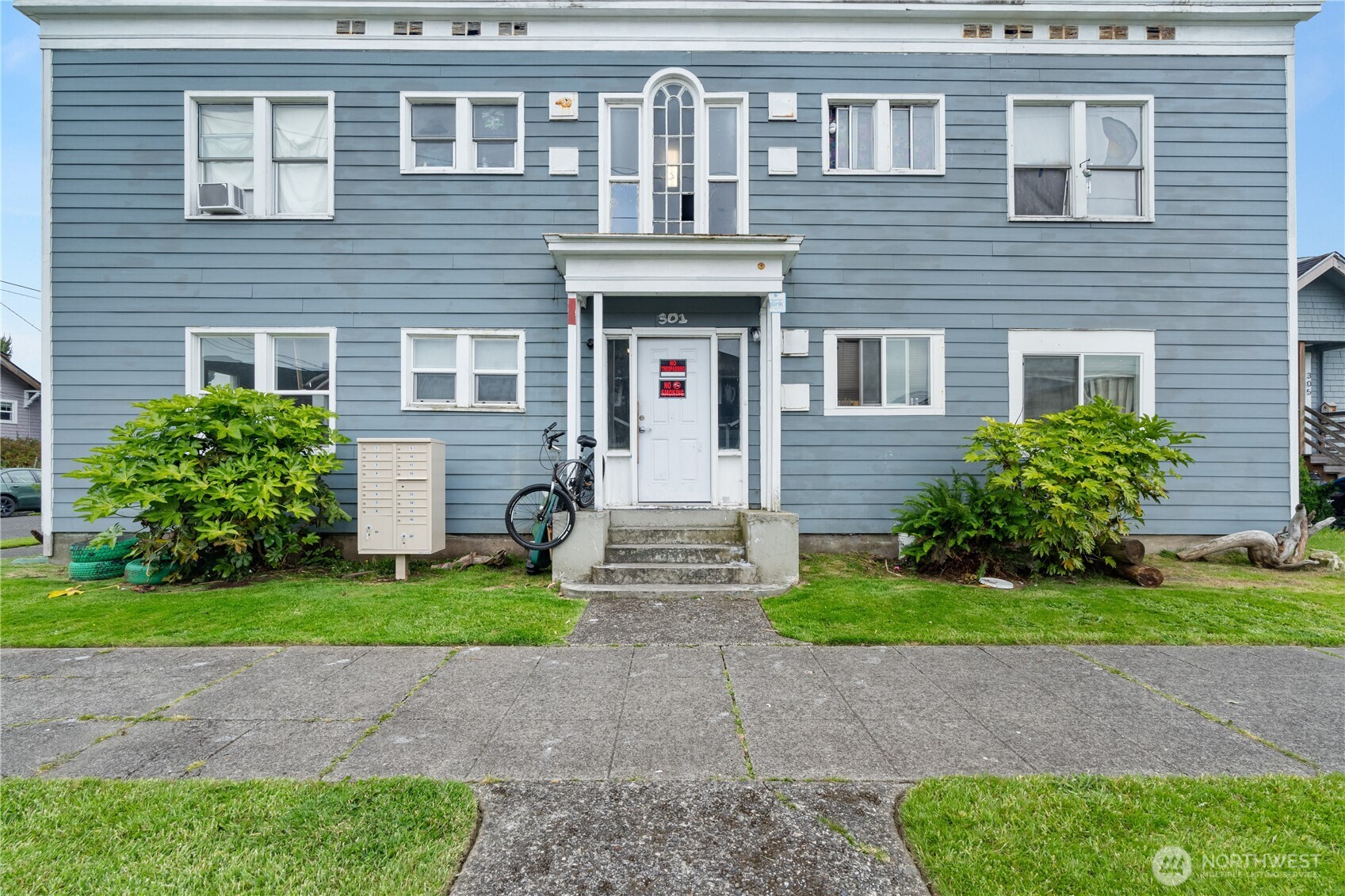301 W 3rd Street