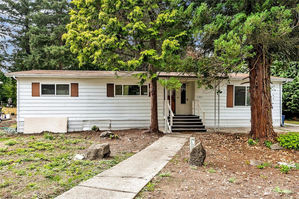 Photo of 11503 155 Avenue SE, Renton, WA 98059 (MLS # 2287684)