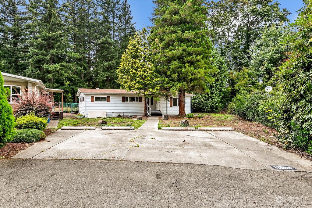 Photo of 11503 155 Avenue SE, Renton, WA 98059 (MLS # 2287684)