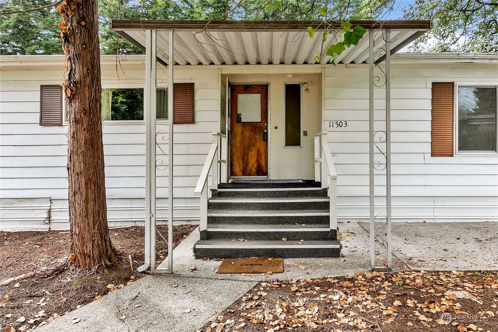 Photo of 11503 155 Avenue SE, Renton, WA 98059 (MLS # 2287684)