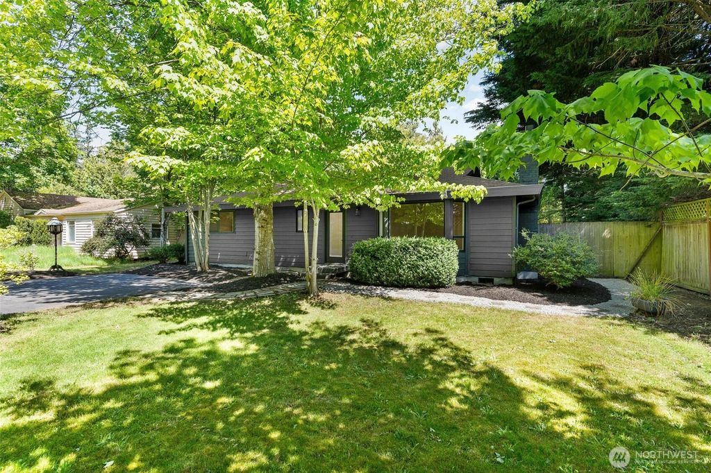 Photo of 5410 240th Street SW, Mountlake Terrace, WA 98043 (MLS # 2437822)