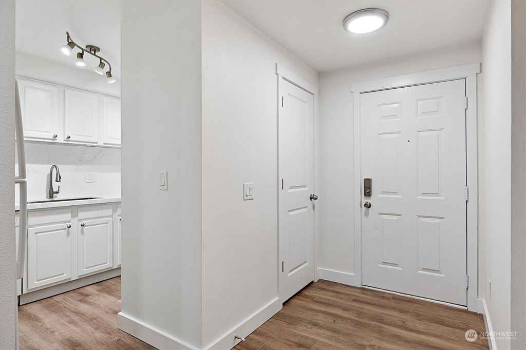 Photo of 15230 SE 43rd Street #A201, Bellevue, WA 98006 (MLS # 2307691)