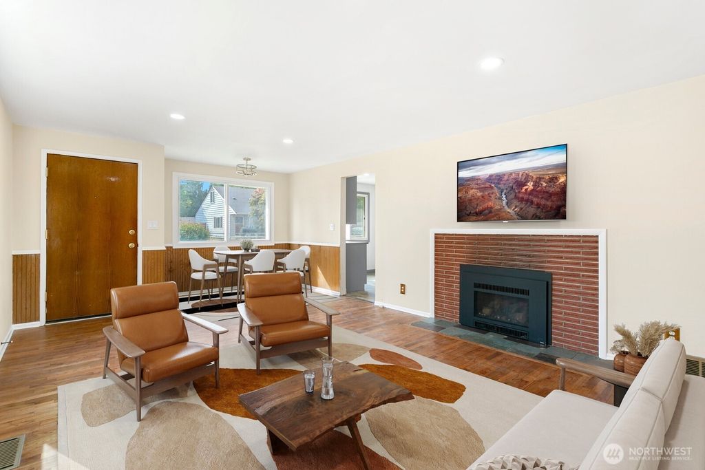 Photo of 12438 9th Avenue S, Seattle, WA 98168 (MLS # 2523238)