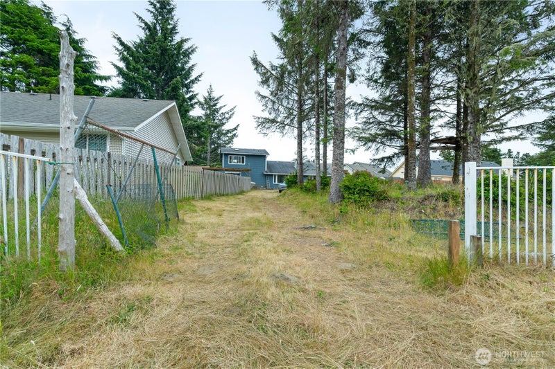 609 Blue Wing Loop SE