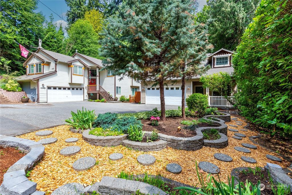 Photo of 2946 NE 178th Street, Lake Forest Park, WA 98155 (MLS # 2136699)