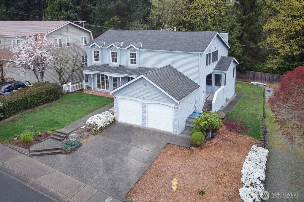 Photo of 4220 NE 169th Court, Lake Forest Park, WA 98155 (MLS # 2506672)