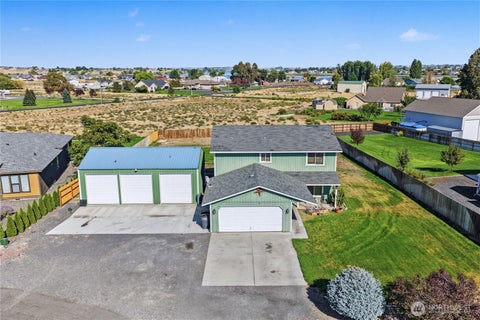 Photo of 2033 Road H.2 NE, Moses Lake, WA 98837 (MLS # 2584656)