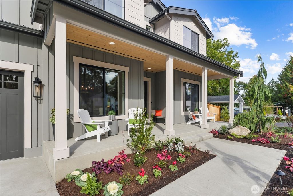 Photo of 13320 NE 112th Place, Redmond, WA 98052 (MLS # 2438439)
