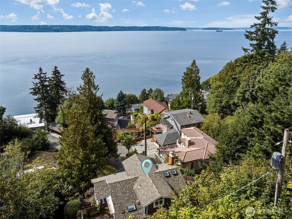 Photo of 2704 SW 152nd Place, Burien, WA 98166 (MLS # 2581752)