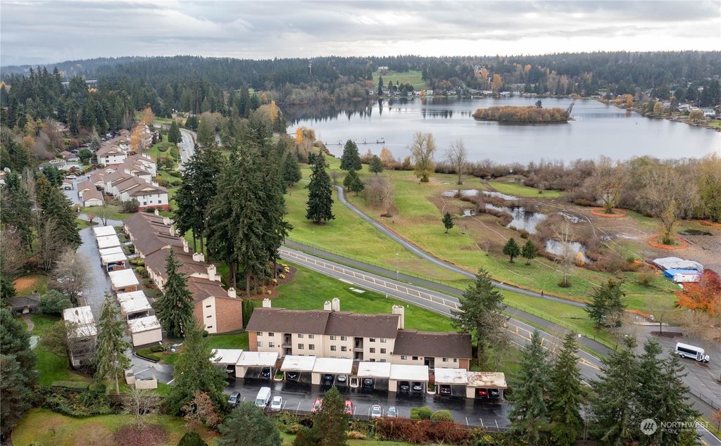 Photo of 23303 Lakeview Drive #B205, Mountlake Terrace, WA 98043 (MLS # 2181447)