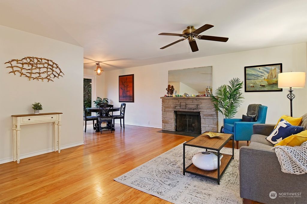 Photo of 811 W Bertona Street, Seattle, WA 98119 (MLS # 2191732)