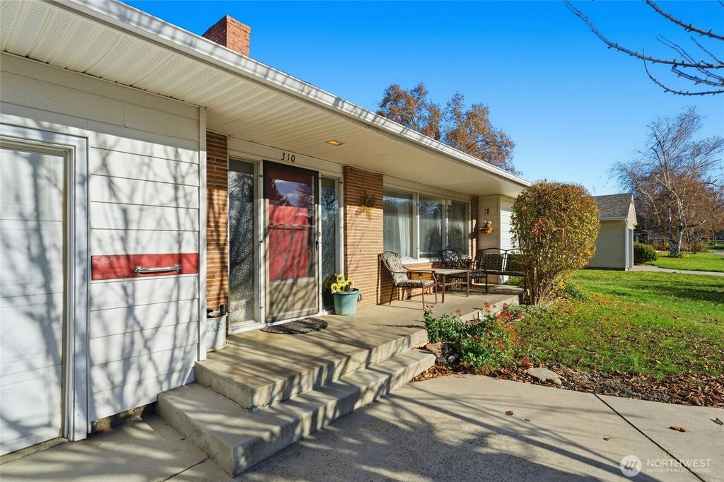 Photo of 310 W 5th Street, Waitsburg, WA 99361 (MLS # 2457309)