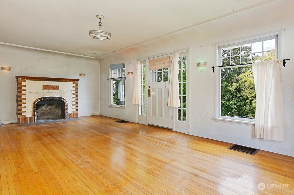 Photo of 3405 19th Avenue S, Seattle, WA 98144 (MLS # 2062951)