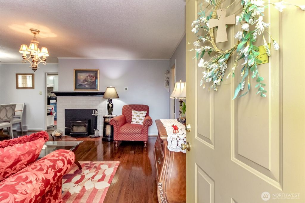 Photo of 1237 S Ridgewood Avenue, Tacoma, WA 98405 (MLS # 2469047)