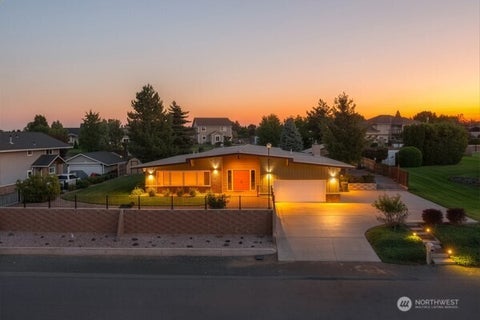 Photo of 61 Pelican Place NE, Moses Lake, WA 98837 (MLS # 2585442)