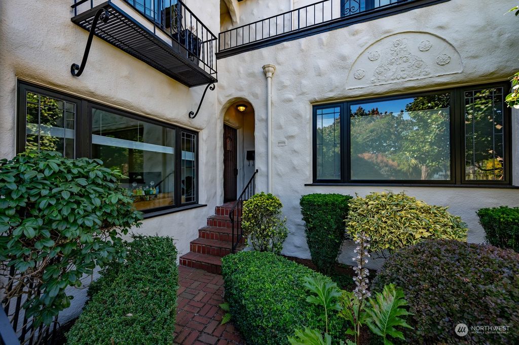 Photo of 2205 Bigelow Avenue N #5, Seattle, WA 98109 (MLS # 2156938)