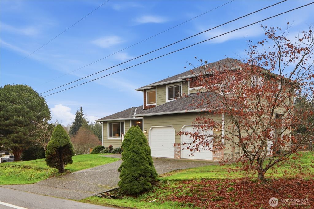 Photo of 11809 SE 205th Drive, Snohomish, WA 98290 (MLS # 2455952)