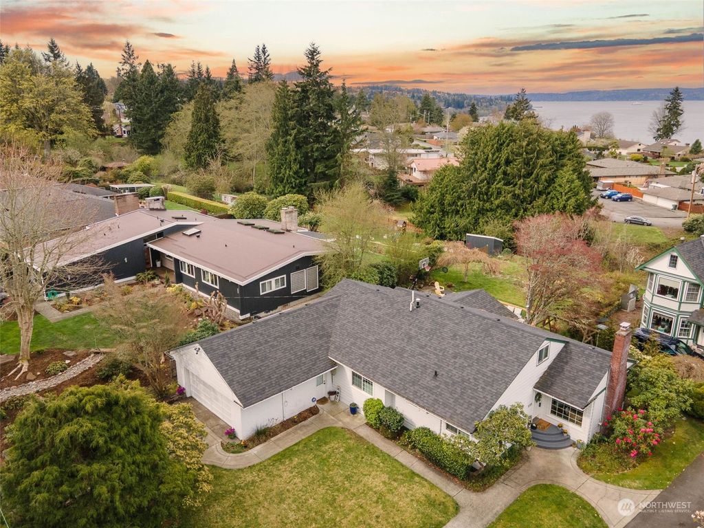 Photo of 808 Crown Drive, Everett, WA 98203 (MLS # 2057278)