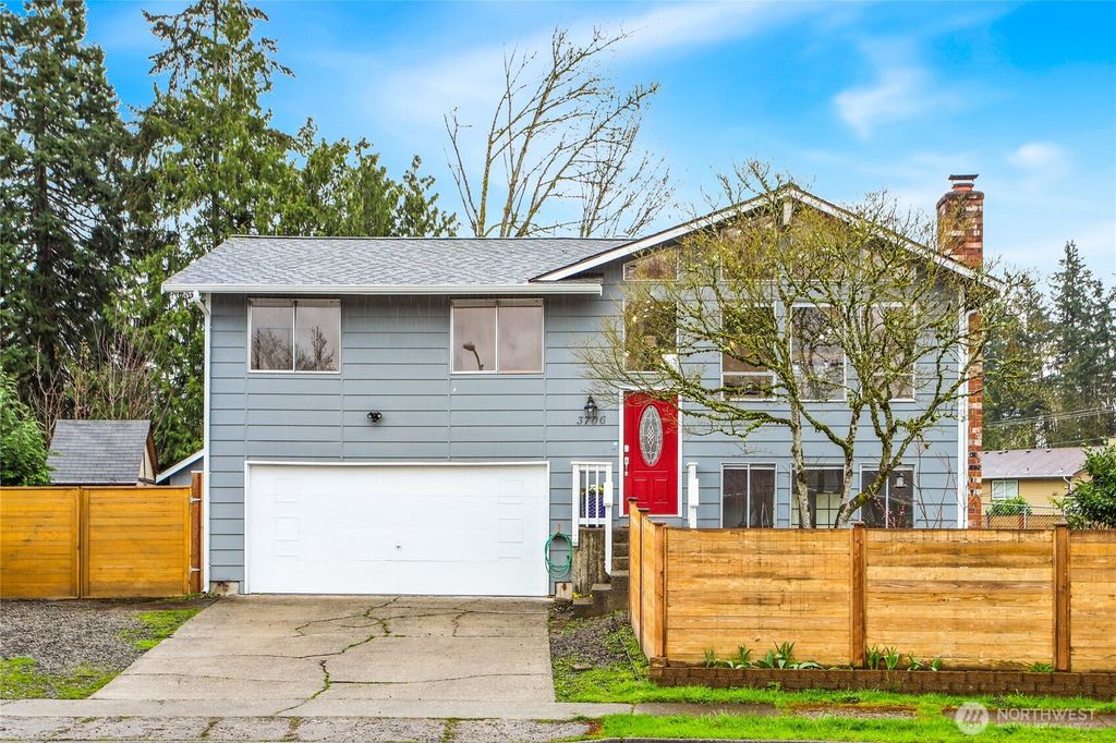 Photo of 3706 Lemon Tree Lane, Auburn, WA 98092 (MLS # 2352094)