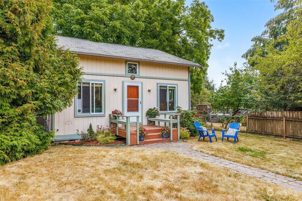 Photo of 7746 32nd Avenue SW, Seattle, WA 98126 (MLS # 1996903)