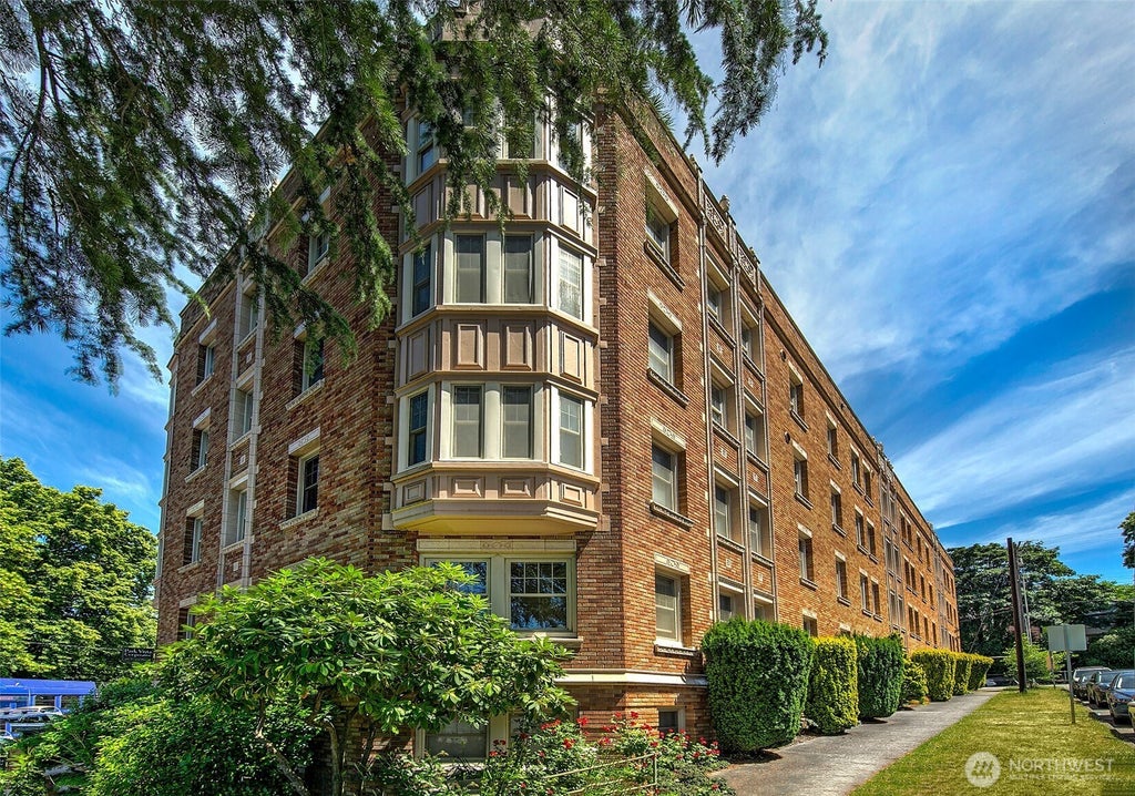 Photo of 5810 Cowen Place NE #310, Seattle, WA 98105 (MLS # 2582351)