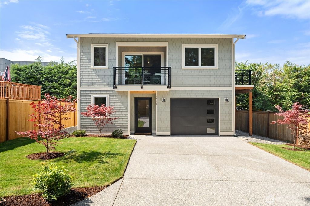 Photo of 3601 W Mukilteo Blvd Blvd #C, Everett, WA 98203 (MLS # 2427255)