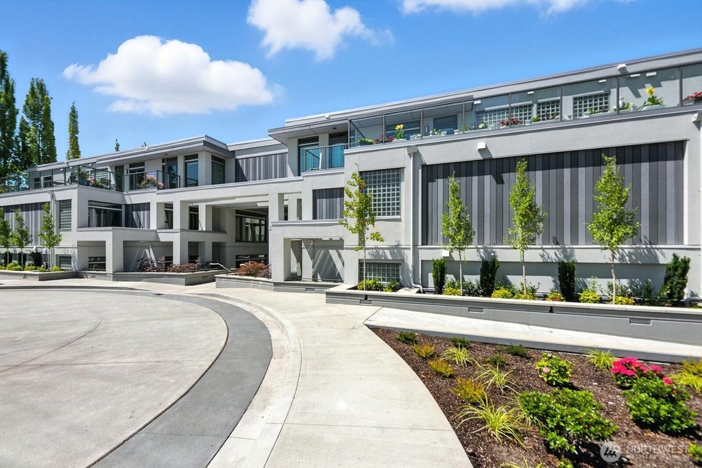 Photo of 225 2nd Street S #A-1, Kirkland, WA 98033 (MLS # 2384574)