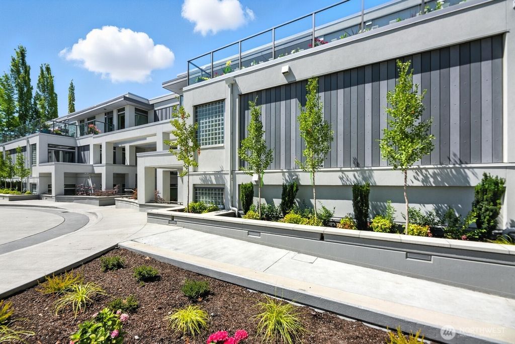 Photo of 225 2nd Street S #A-1, Kirkland, WA 98033 (MLS # 2384574)