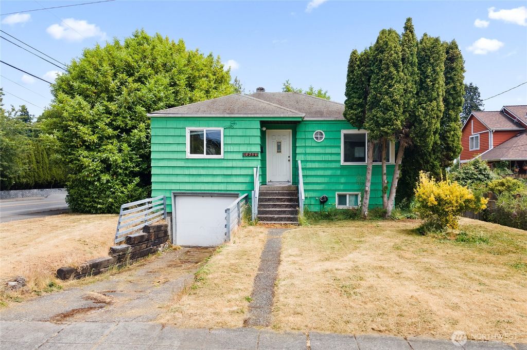 Photo of 8256 Ashworth Avenue N, Seattle, WA 98103 (MLS # 2395693)