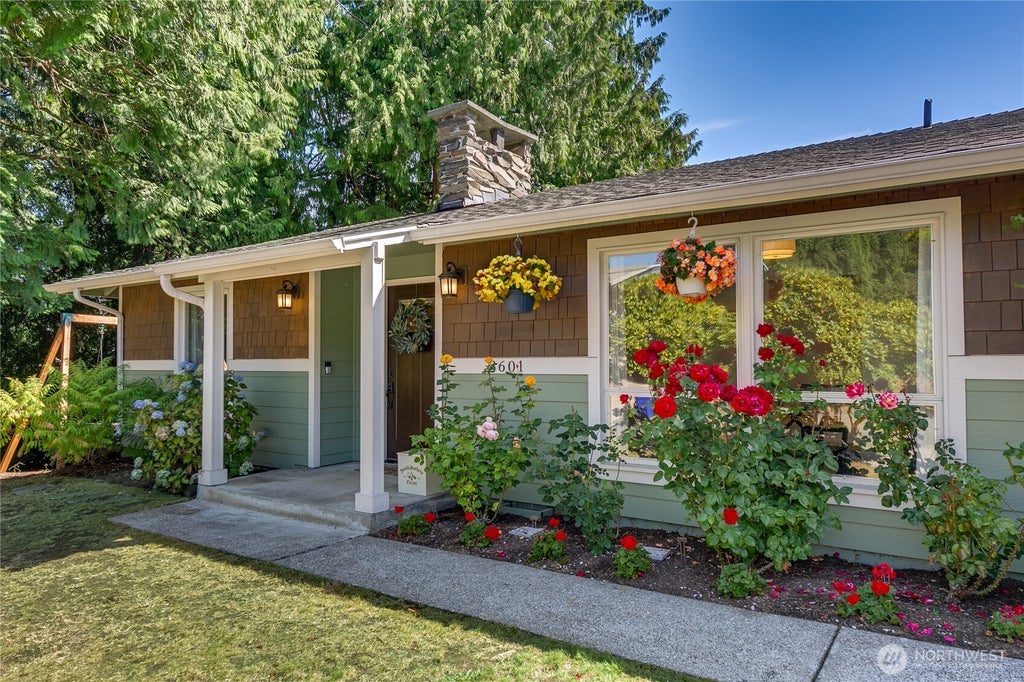 Photo of 3601 Earl Avenue, Everett, WA 98201 (MLS # 2579063)