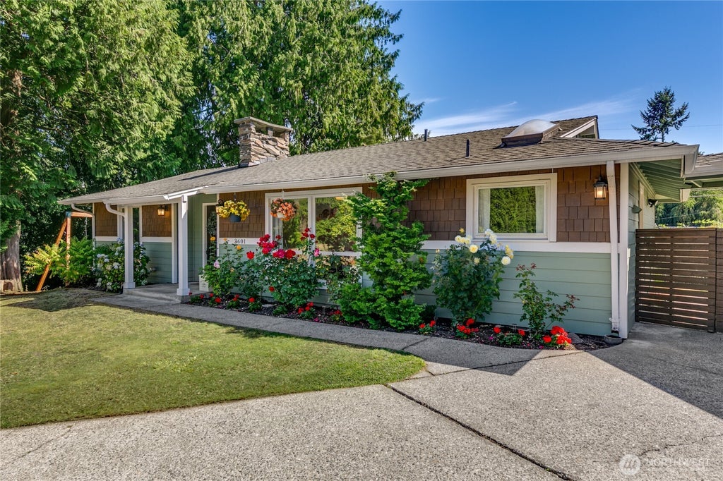 Photo of 3601 Earl Avenue, Everett, WA 98201 (MLS # 2579063)